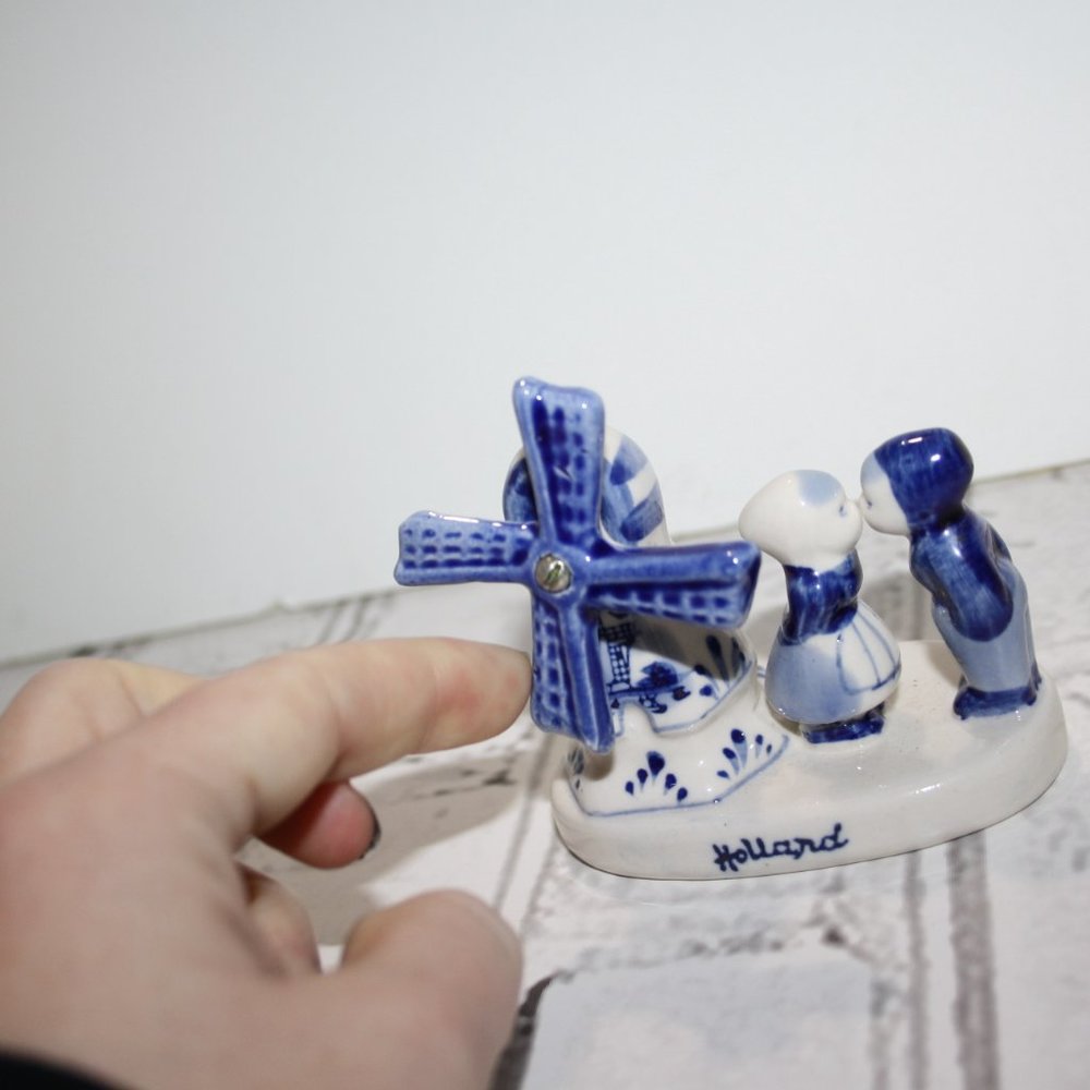 🌬️ Vintage Blue Windmill Figurine · Holland · 3" Wide - Picture 4 of 5